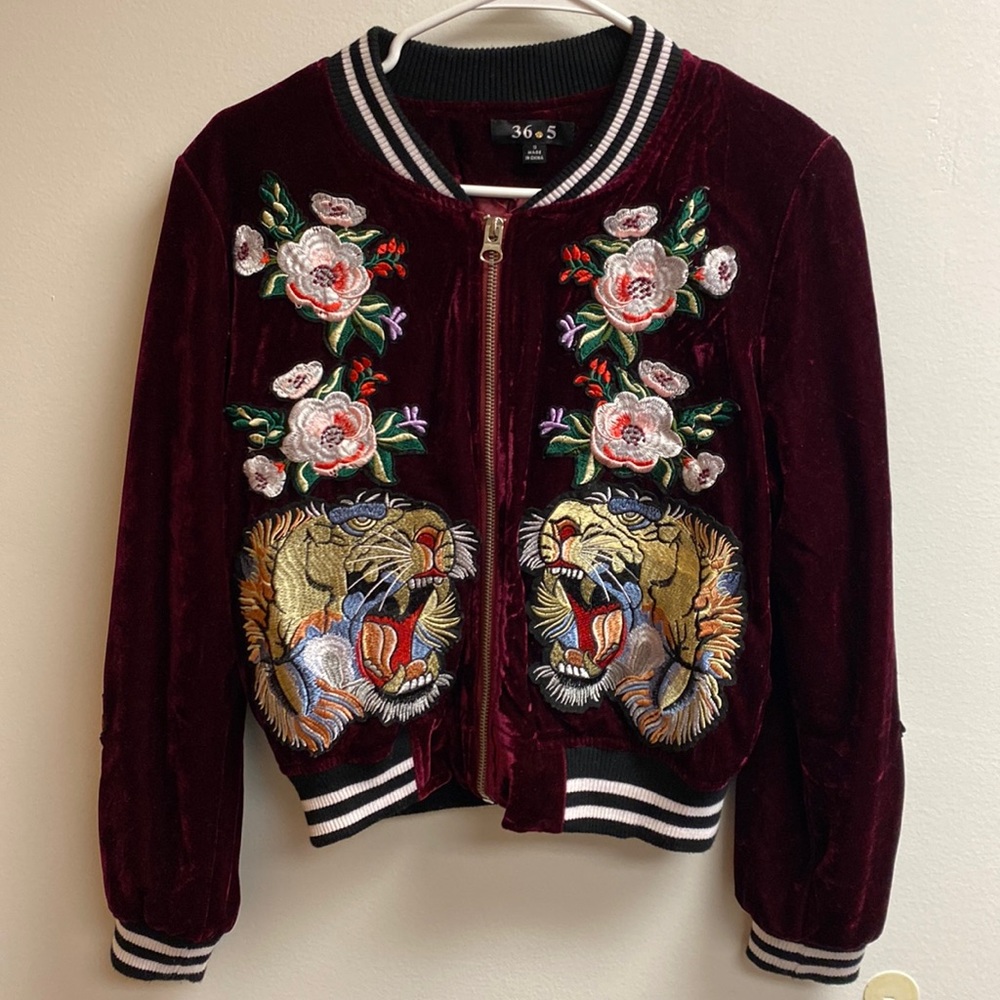 36.5 brand size small velvet patched jacket Vintage